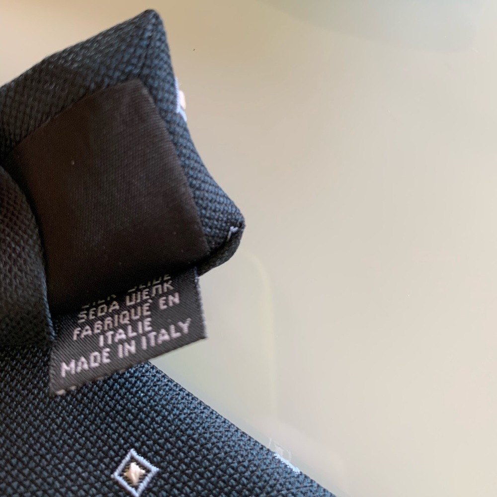 Hugo Boss Necktie - Picture 6 of 8